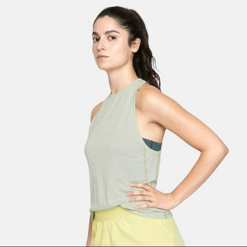 Outdoor Voices Ecomesh tank green / eucalyptus M